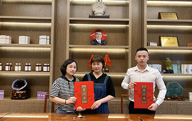 恭喜江西省萍鄉(xiāng)市李女士、顏女士成功簽約翌芙萊！